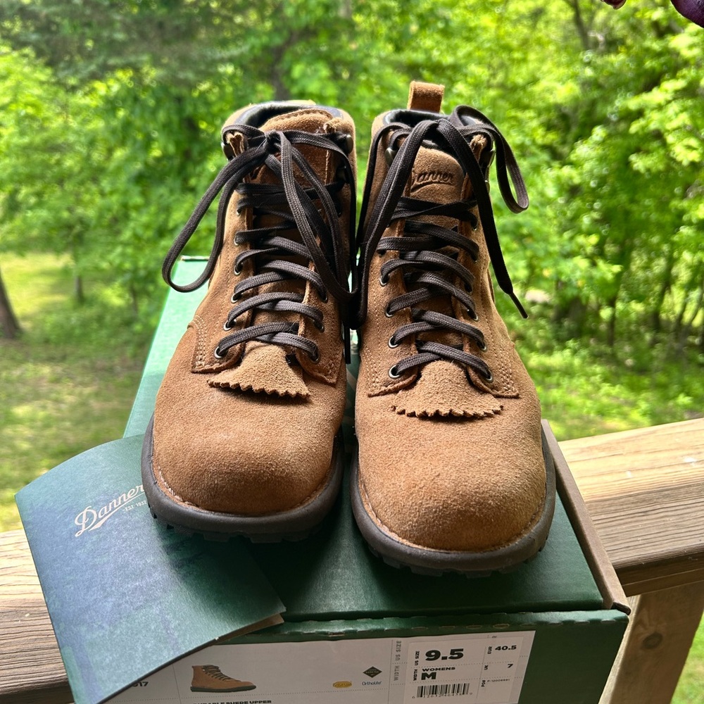 Danner Women’s Logger 917 Rugged Outdoor Boots